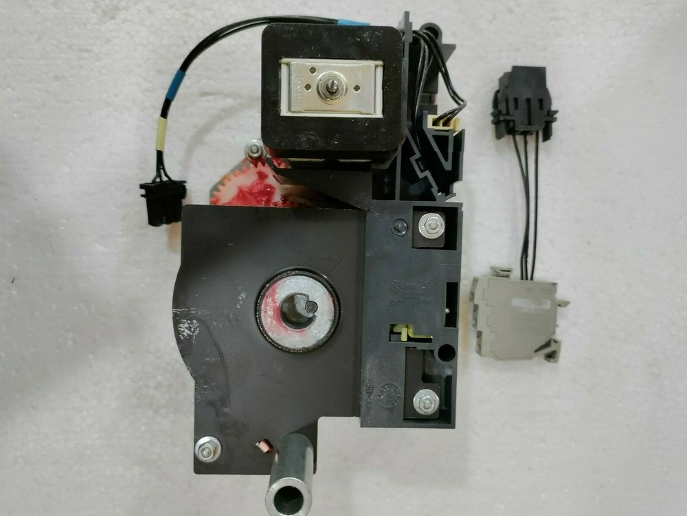 *New in box* Merlin Gerin 47893 Gear Motor Mechanism 100/300 VAC HCM/XM Masterpa