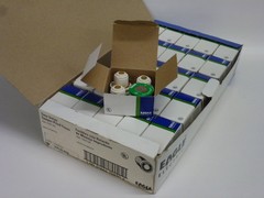 NOS! LOT of 100 EAGLE 25A-125V AC TIME DELAY TAMPER-PROOF PLUG FUSES, 675-25-BOX