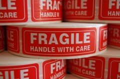 1 Roll 1000 1 x 3 FRAGILE HANDLE WITH CARE Stickers, Easy Peel and Apply