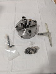Hertel Manual Lathe Chuck: 6″, 4 Jaw, Self-Centering 97019012